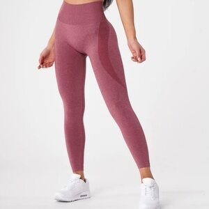 NVGTN Women's Maroon High-Waisted Seamless Leggings